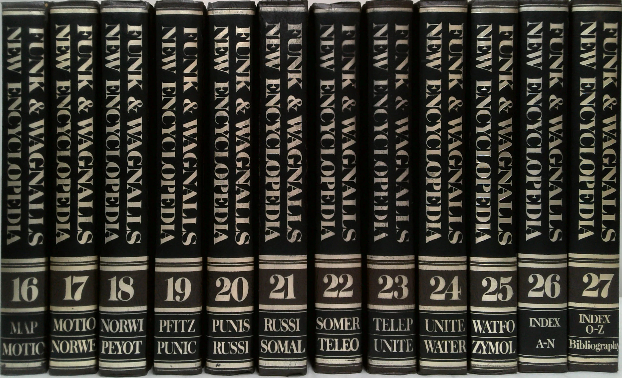 Funk & Wagnalls New Encyclopedia (27-Volume Set) - Image 2